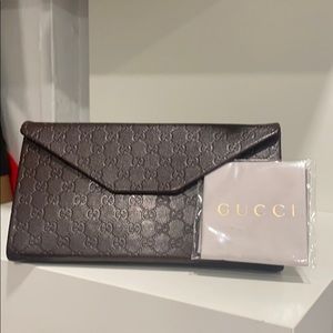 Gucci Sunglasses Case with cleaning cloth (New)